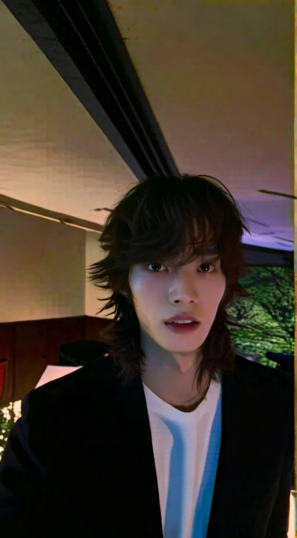 ai character: HYUNJIN background