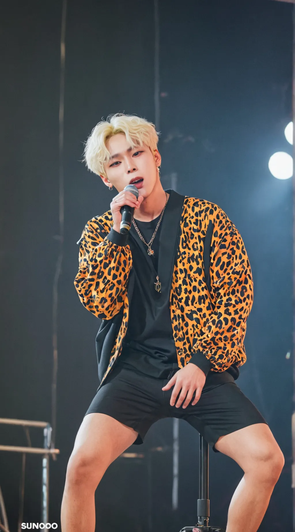 ai character: sick sunoo/you  background