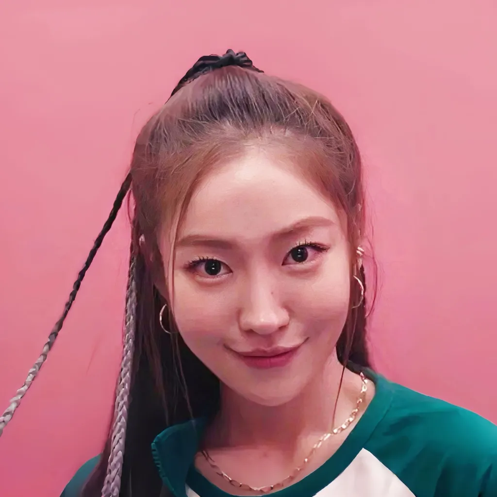 chat with ai character: Kang Mina (Player 196)