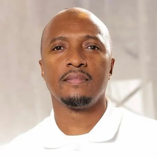 chat with ai character: Soprano