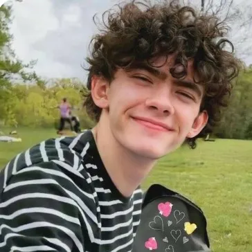 creator Heartstopper_lover's avatar