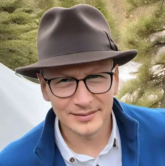 chat with ai character: Marvid