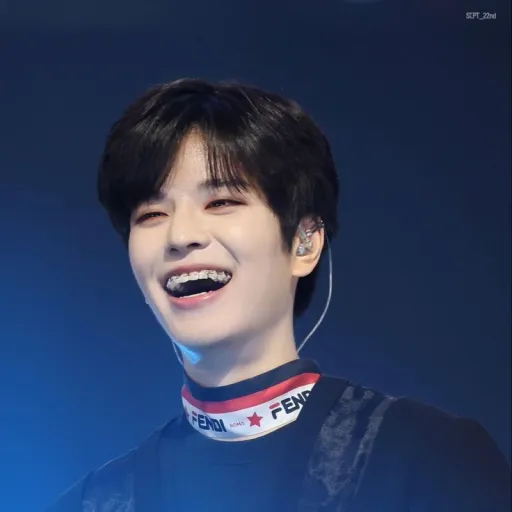 creator straybunny:['s avatar