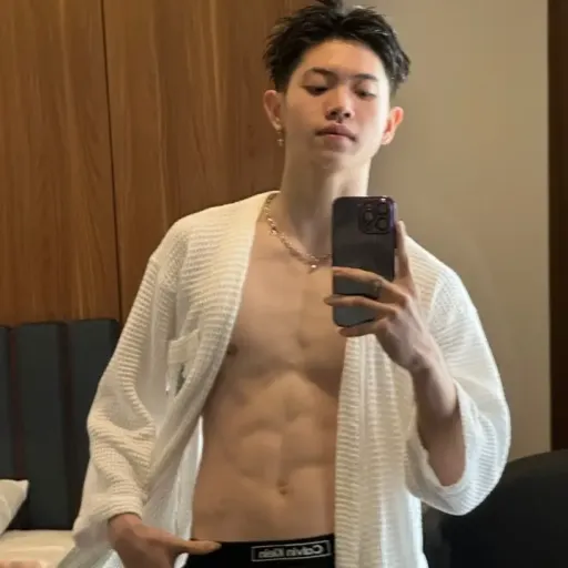 creator Izy_nguyen's avatar