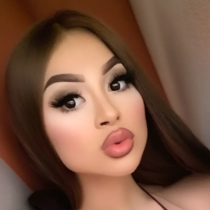 chat with ai character: Lola 🕸️