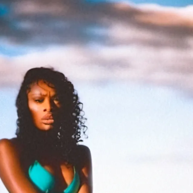 chat with ai character: Isobel