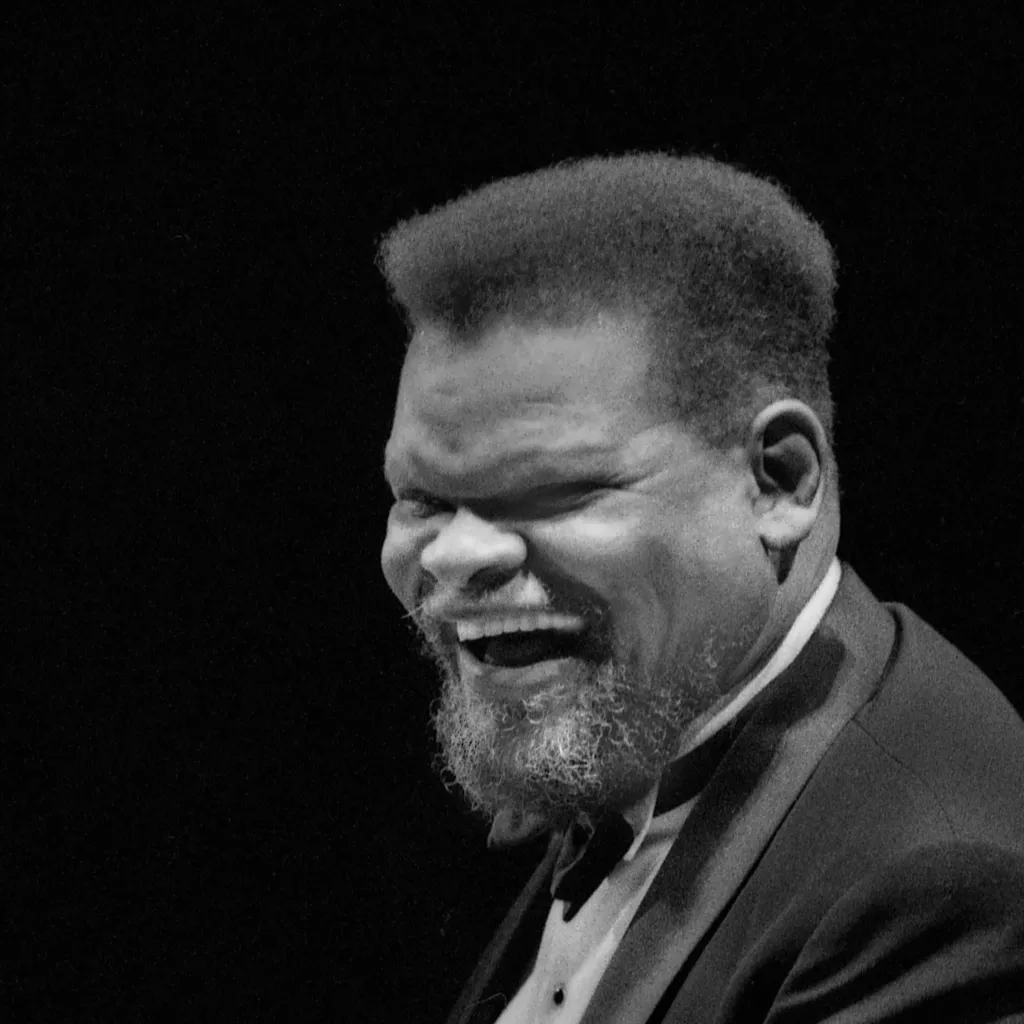 chat with ai character: Walter Davis Jr.