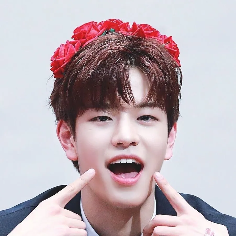 chat with ai character: Seungmin