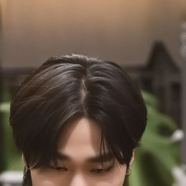 chat with ai character: YANG JUNGWON 