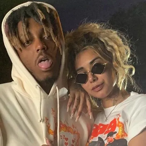 chat with ai character: ally lotti