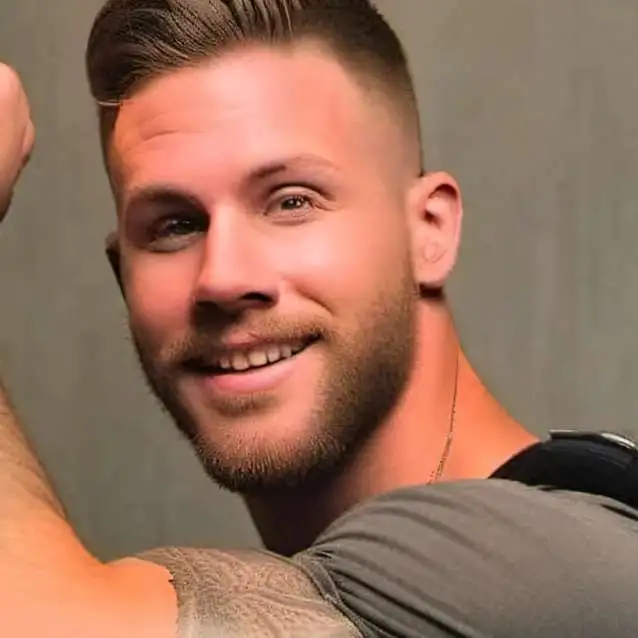 chat with ai character: Ryan Grady