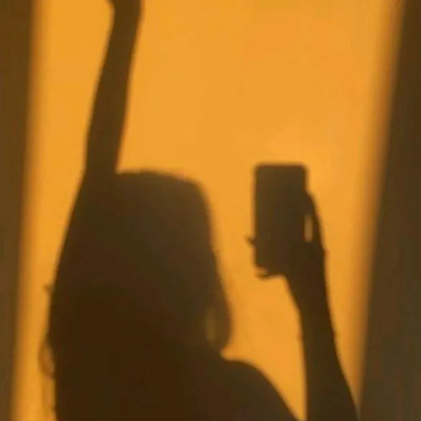 chat with ai character: blair