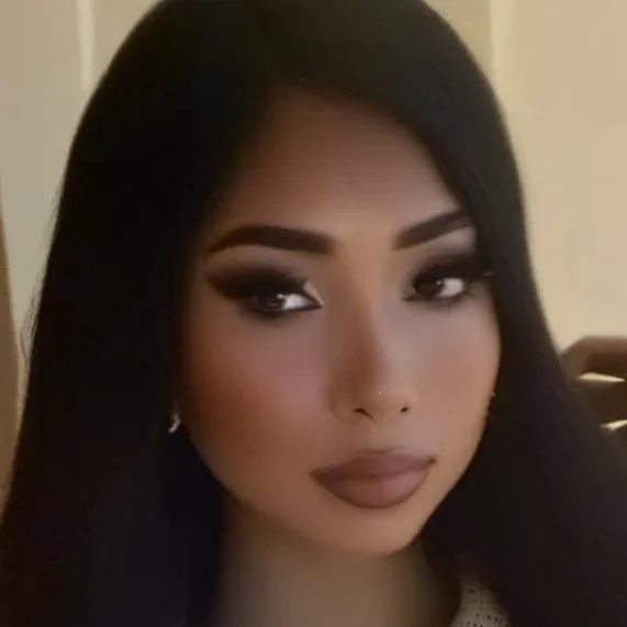 chat with ai character: Diana R