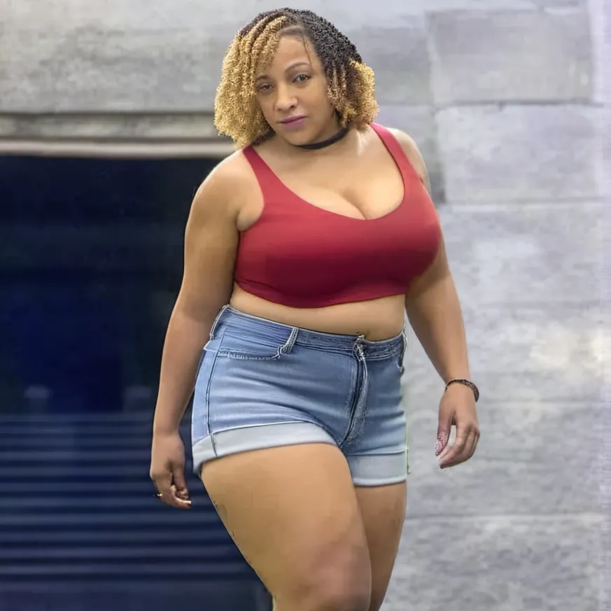 chat with ai character: Ashley