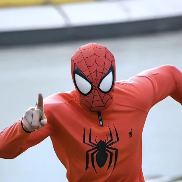 chat with ai character: Spider-Man