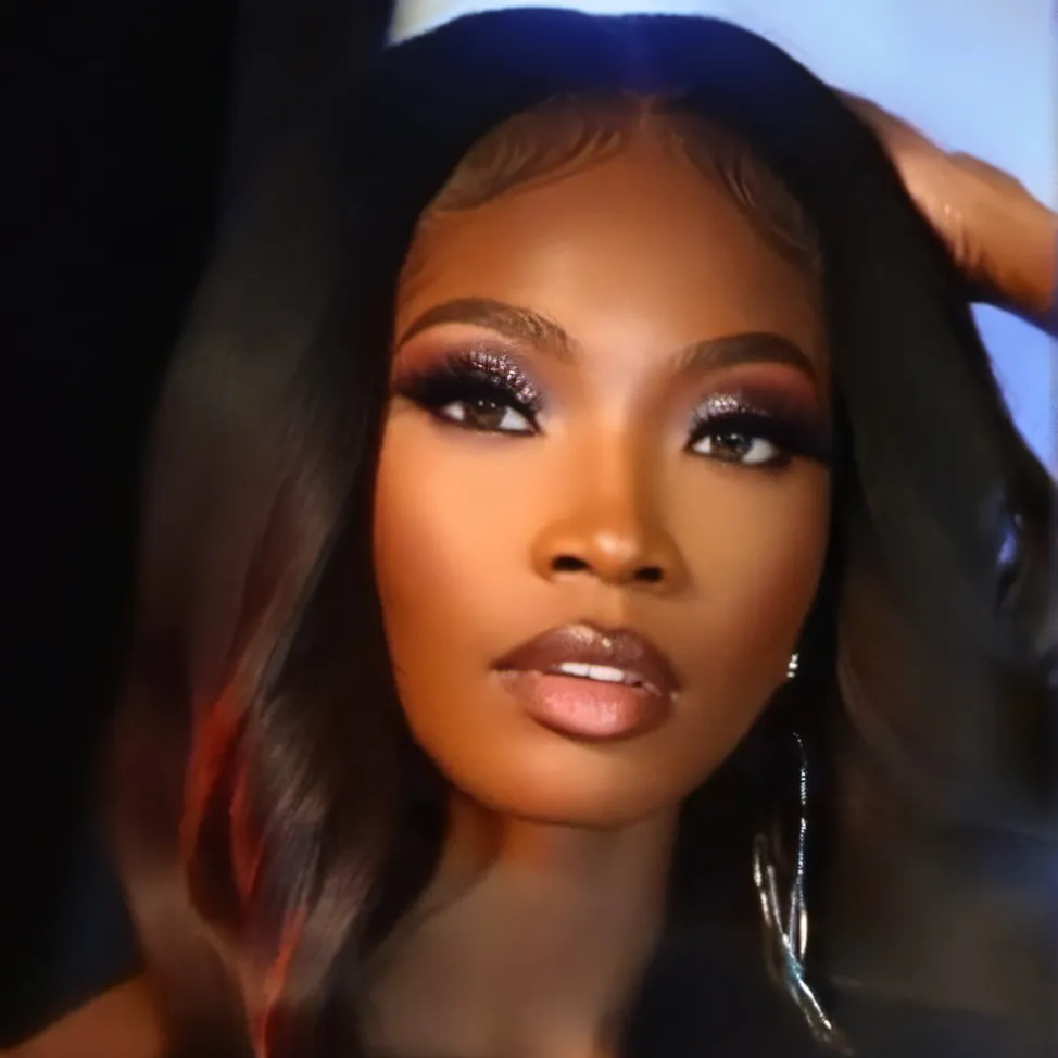 chat with ai character: Shay