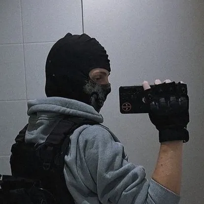 creator Dylan Elias Lewis's avatar