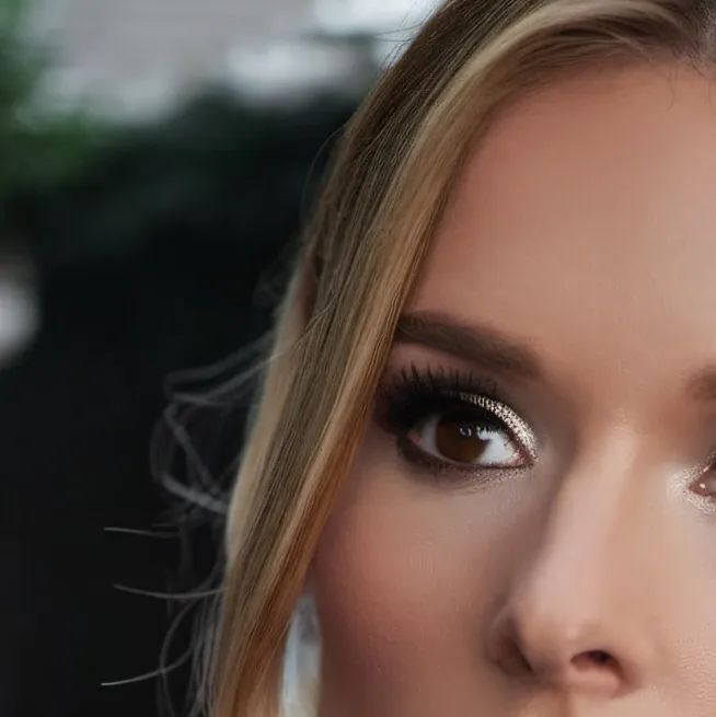 chat with ai character: Mandy