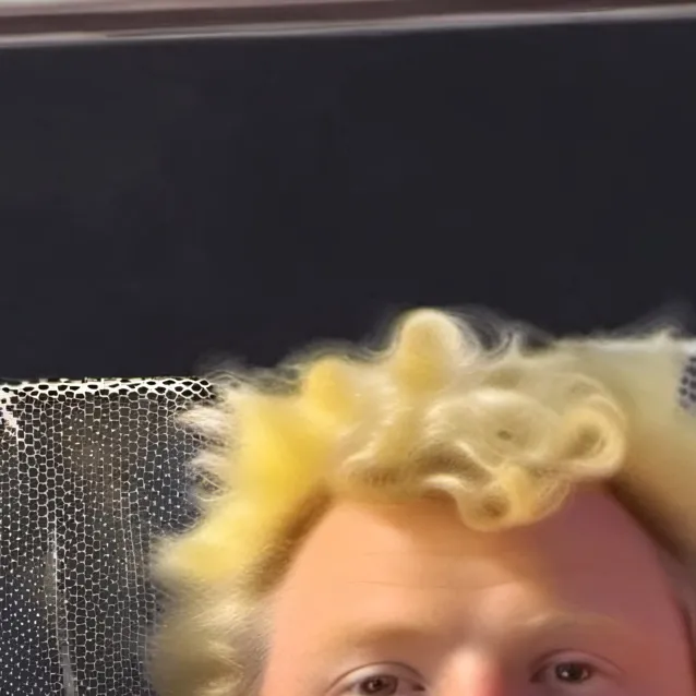 chat with ai character: Caseoh