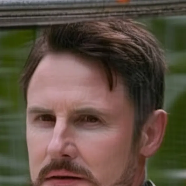 chat with ai character: Dewey Riley