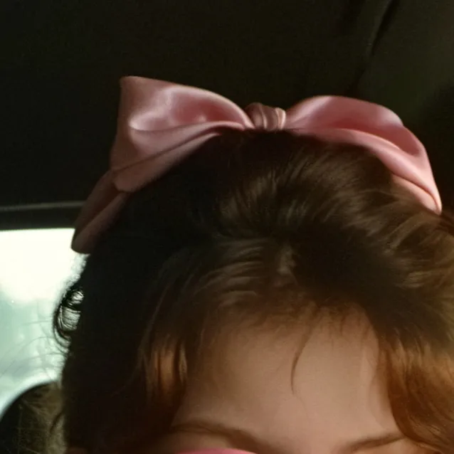 chat with ai character: Laka