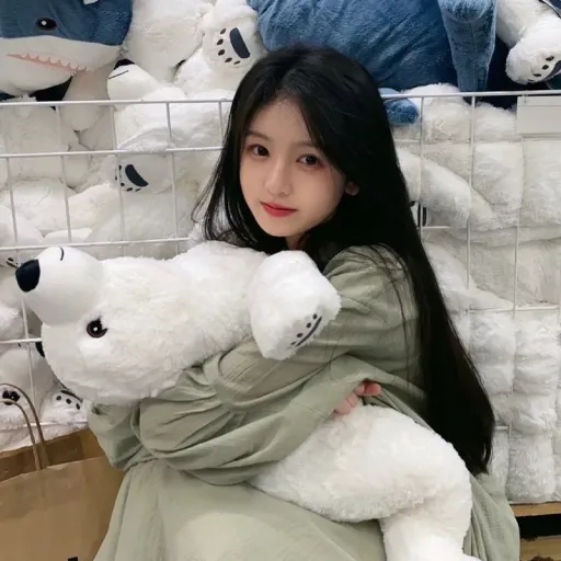 creator sweetLily_'s avatar