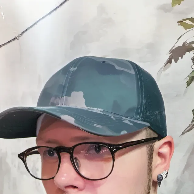 chat with ai character: Aaron 