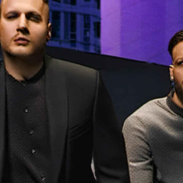 chat with ai character: celo 2.0 & adbi 2.