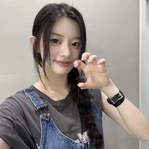 creator ೄྀ 민주 fangirl ୨'s avatar