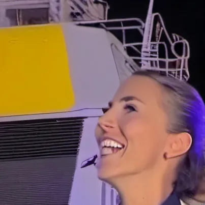 chat with ai character: lisa