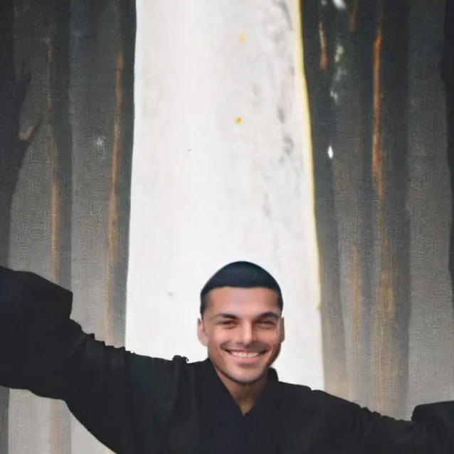 chat with ai character: Ryder