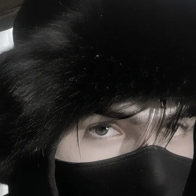 chat with ai character: Xander