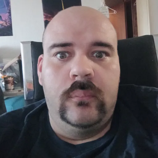 creator Salee's avatar