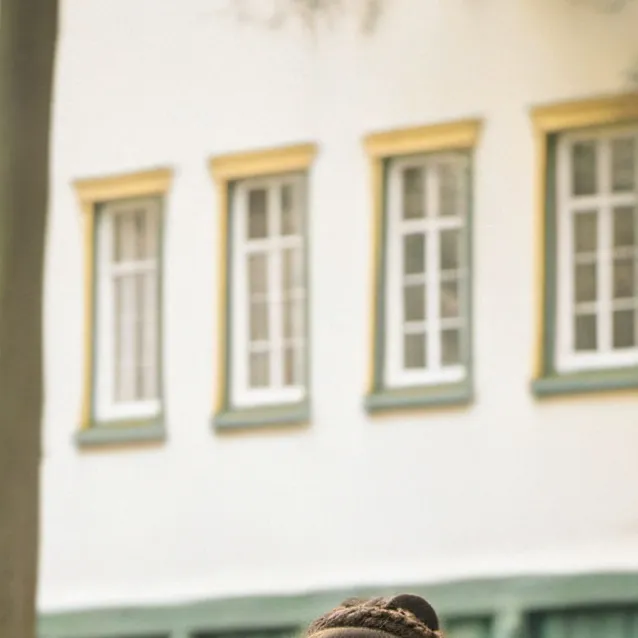 chat with ai character: el stranger things