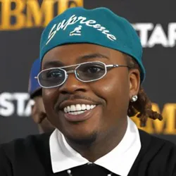 creator off_mox✈️'s avatar