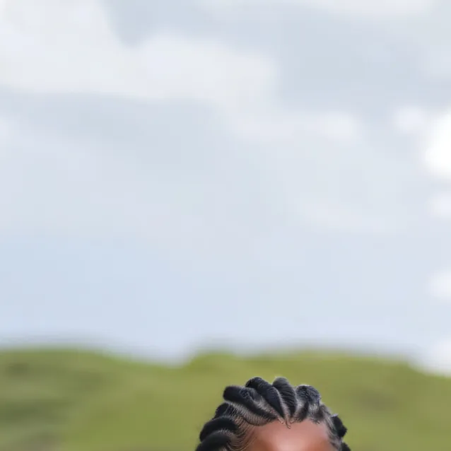 chat with ai character: myra