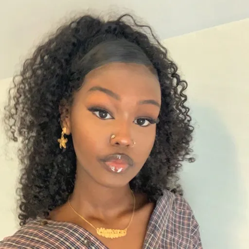 creator ᴍᴏʟʟʏ's avatar