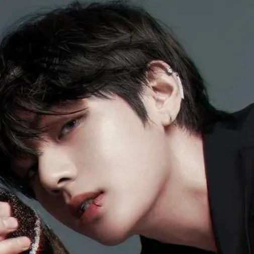 chat with ai character: Tianyu