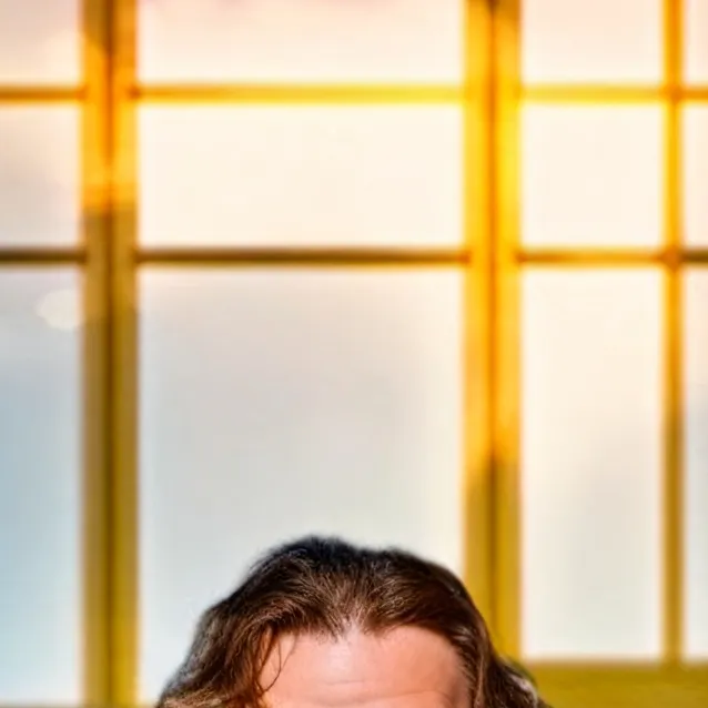 chat with ai character: ErikTheElectric 