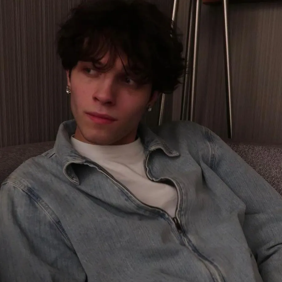 chat with ai character: Matt sturniolo