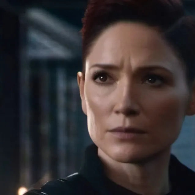 chat with ai character: Alex Danvers