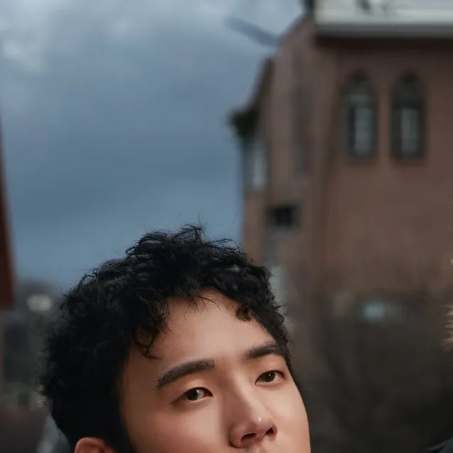 chat with ai character: Laura 