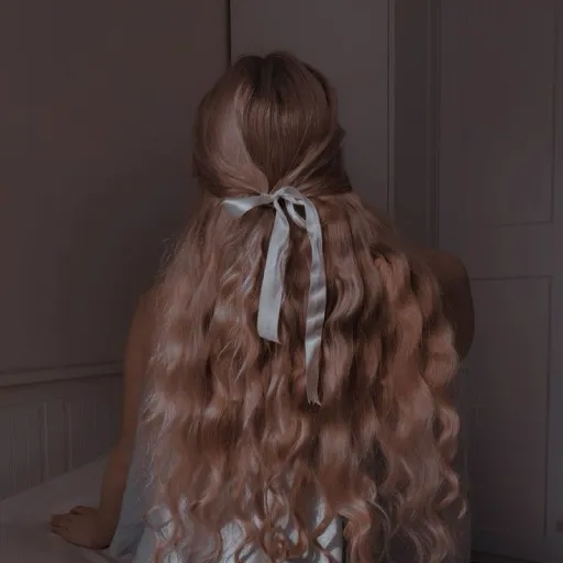 creator Saffron Rosier's avatar