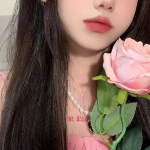 creator ROSSA_LOL's avatar