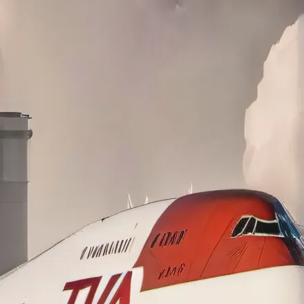 chat with ai character: Boeing-747 / b-747