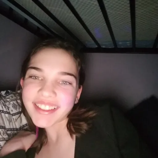 creator Ariana D's avatar