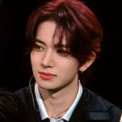 chat with ai character: heesung