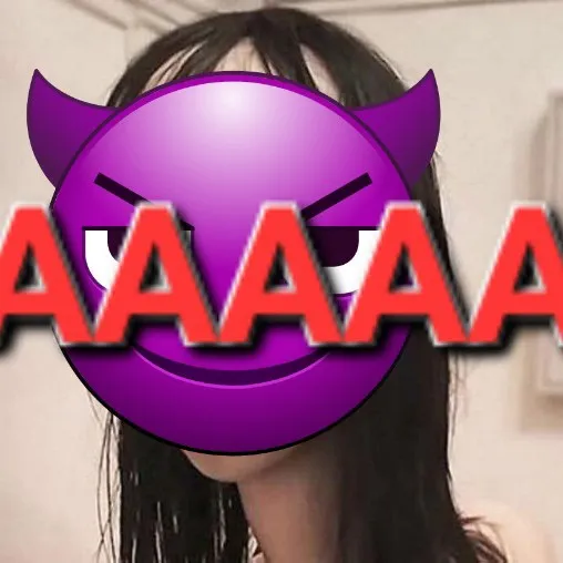 creator Momo Looker's avatar