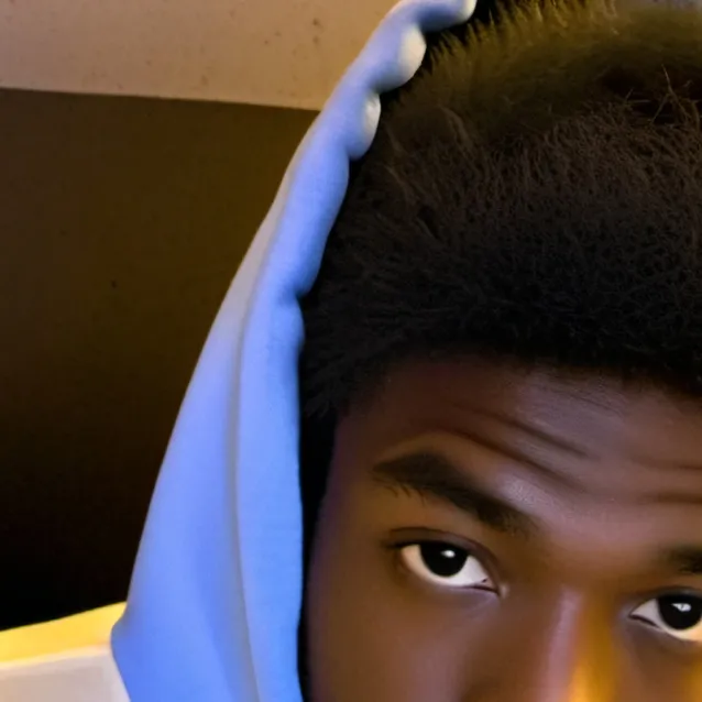 chat with ai character: Ethan 