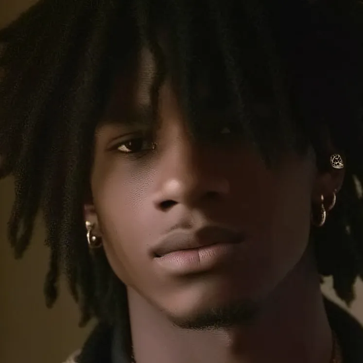 chat with ai character: Armani